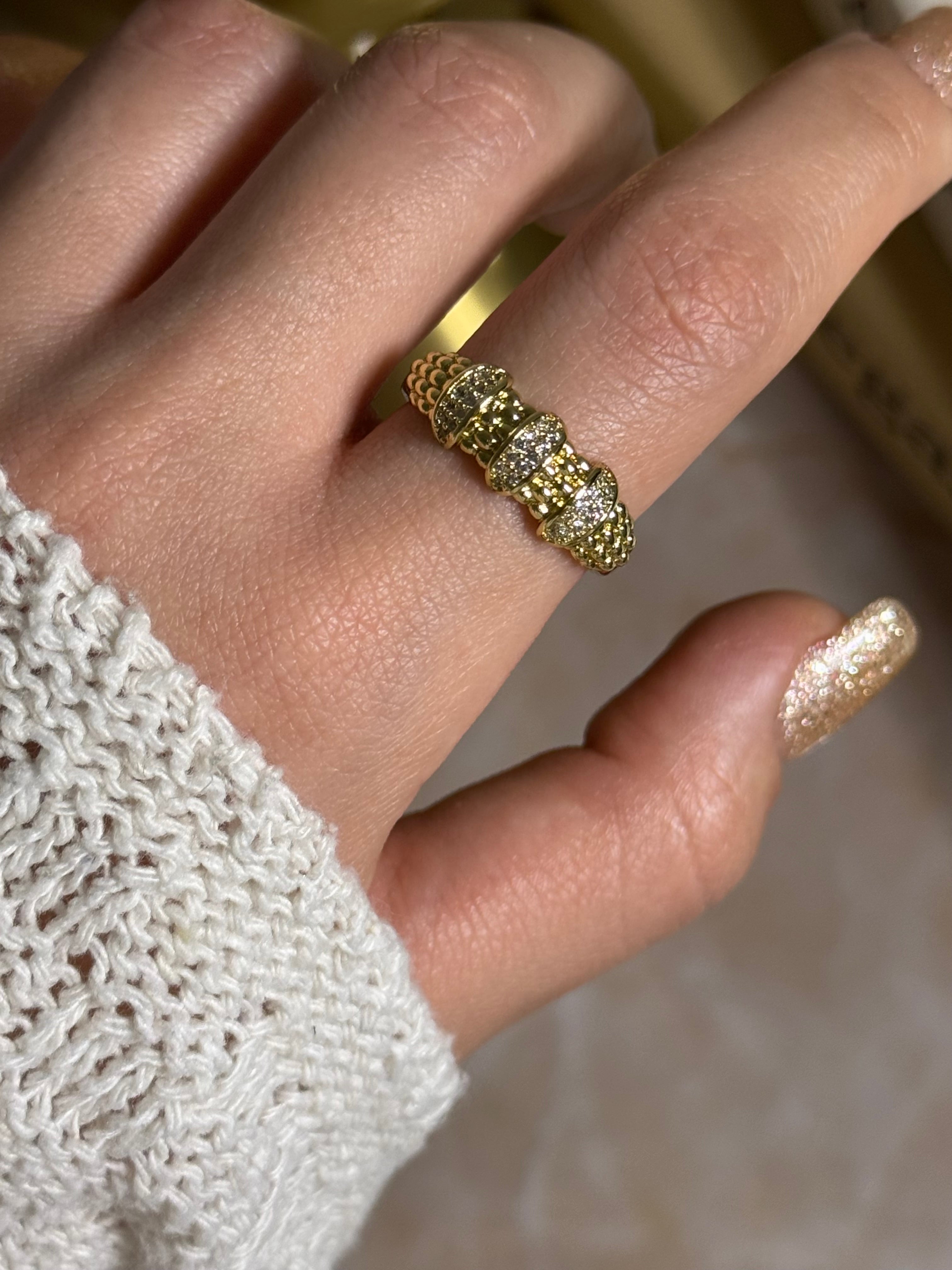 Xuping Taşlı Yüzük