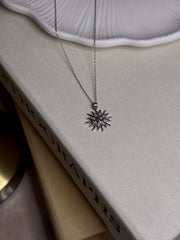 Çelik Güneş Kolye